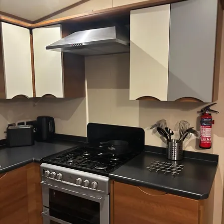 Stellas Dream Campsite Cayton